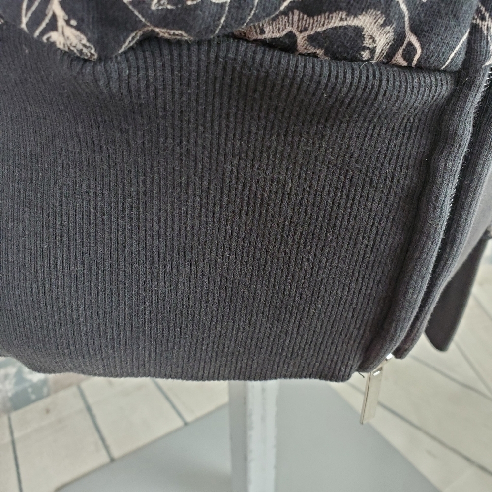 Red by Marc Ecko Hoodie Black Beige Size Medium - Picture 10 of 13